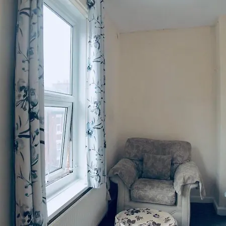 A Peaceful Double Bedroom In Leeds Pansiyon Leeds (West Yorkshire)